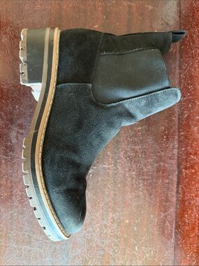 Kensie Black Suede Chelsea Boot